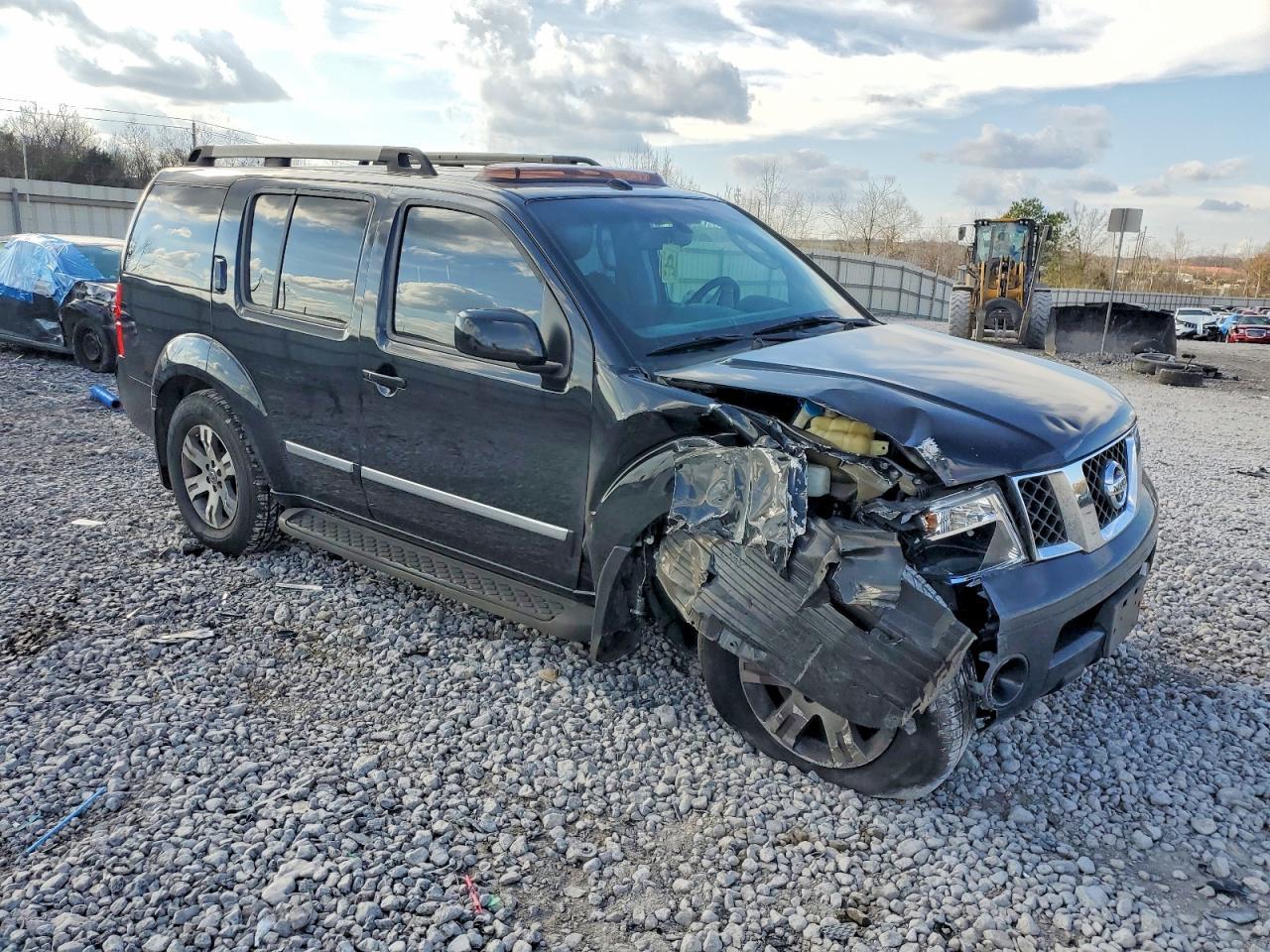 2012 Nissan Pathfinder S - Image 4