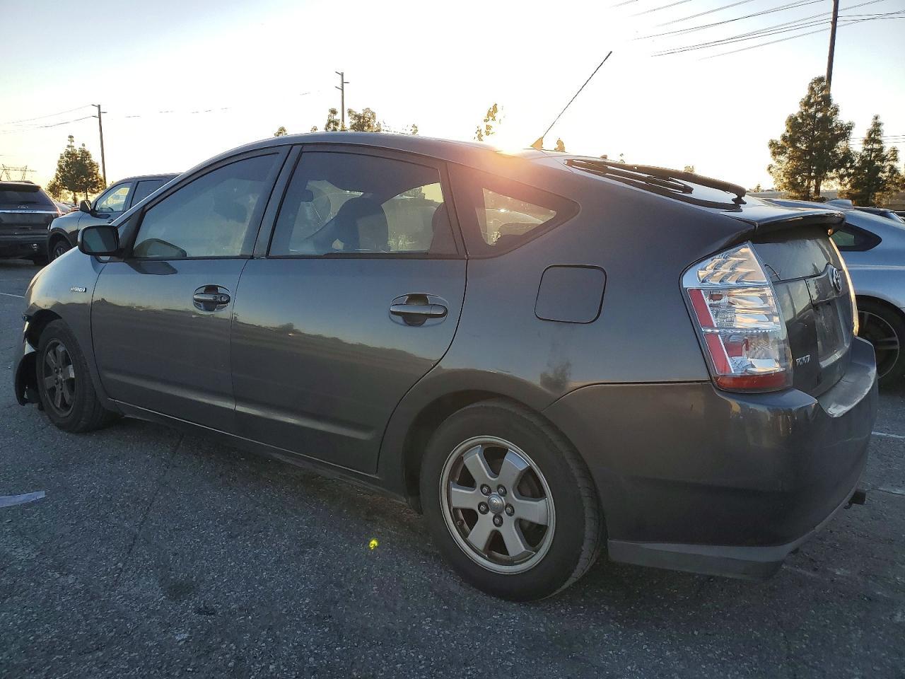 2006 Toyota Prius - Image 2