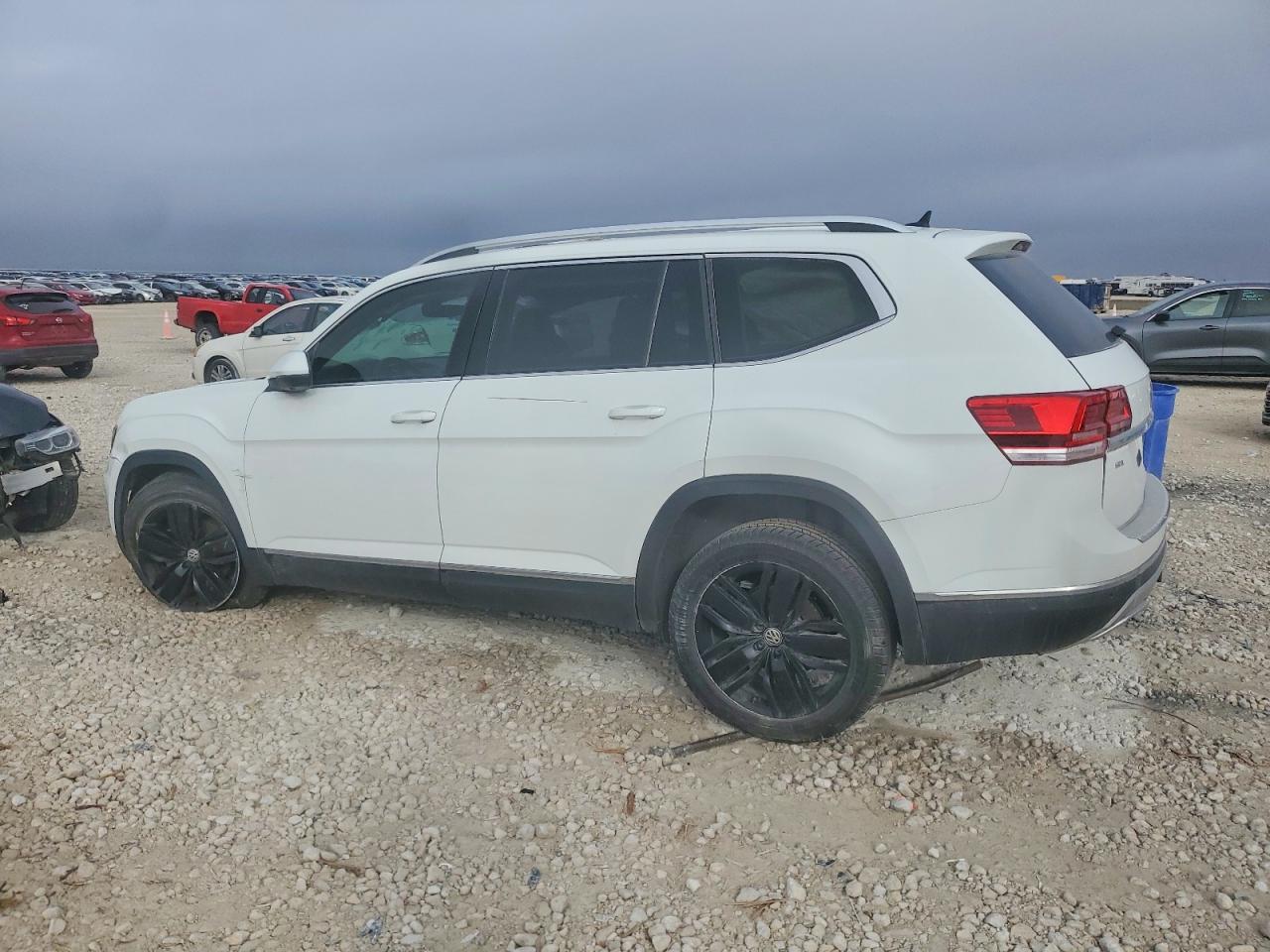 2019 Volkswagen Atlas Sel Premium - Фото 2
