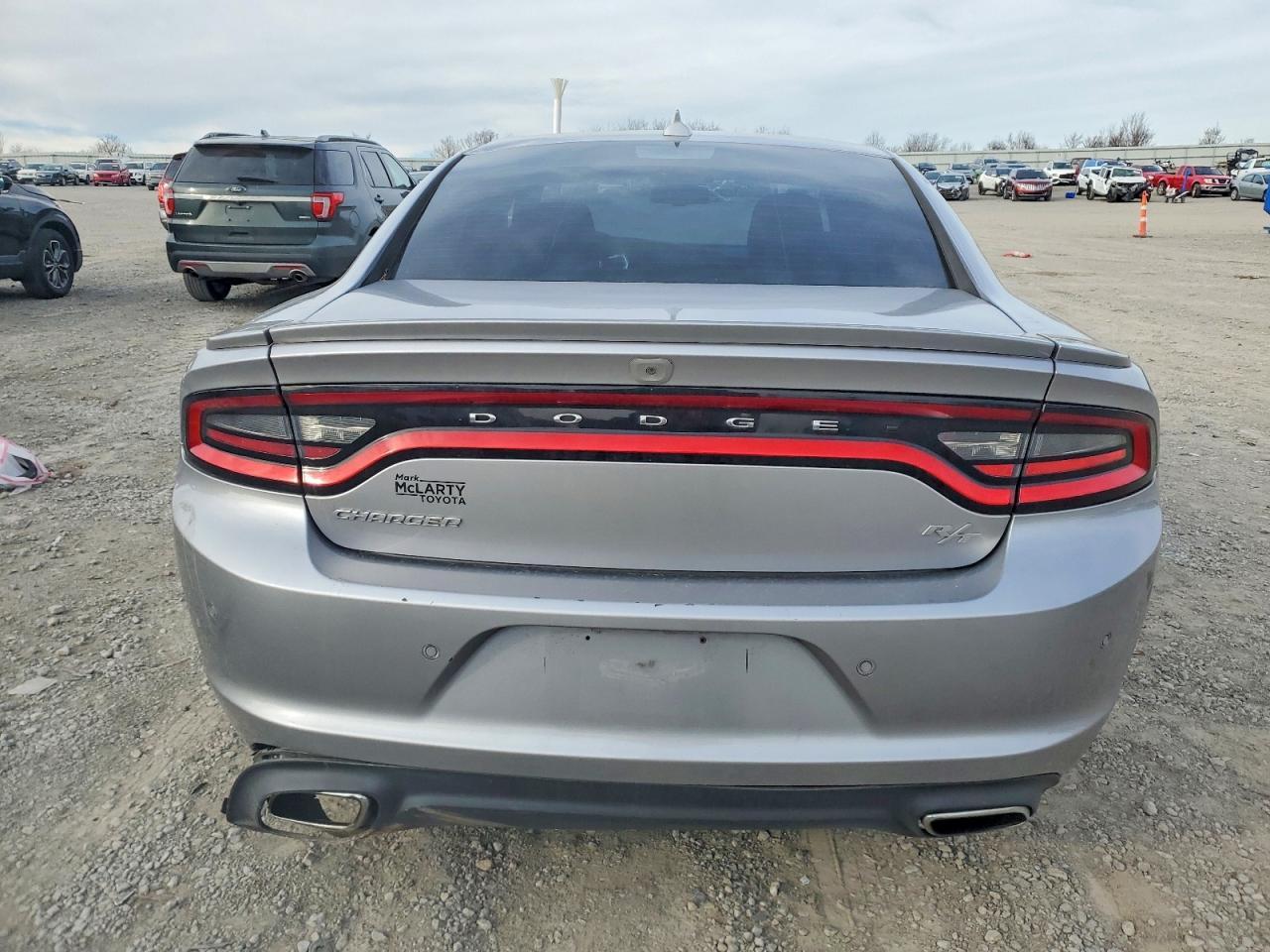 2018 Dodge Charger R - Image 6