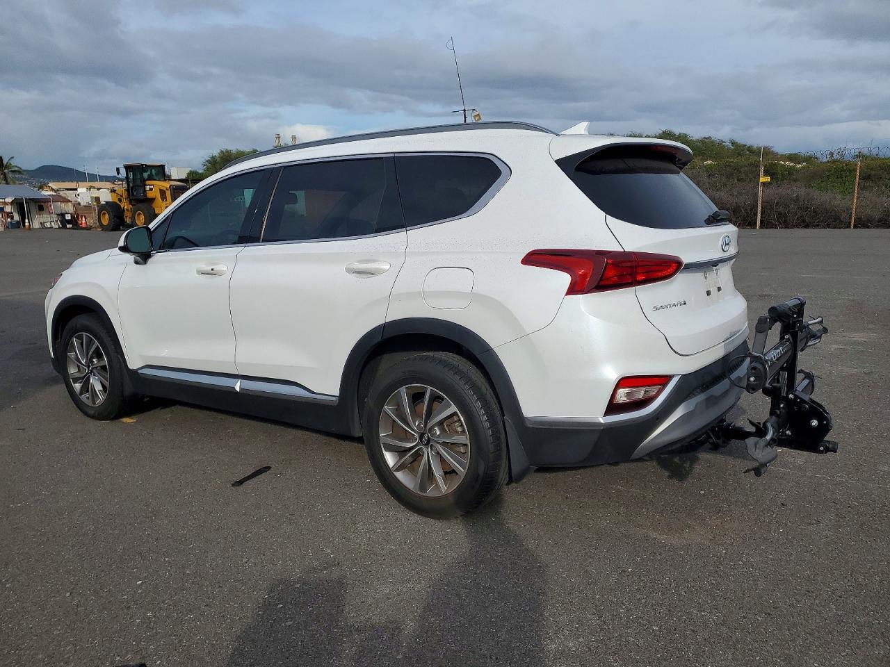 2019 Hyundai Santa Fe Sel - Image 2
