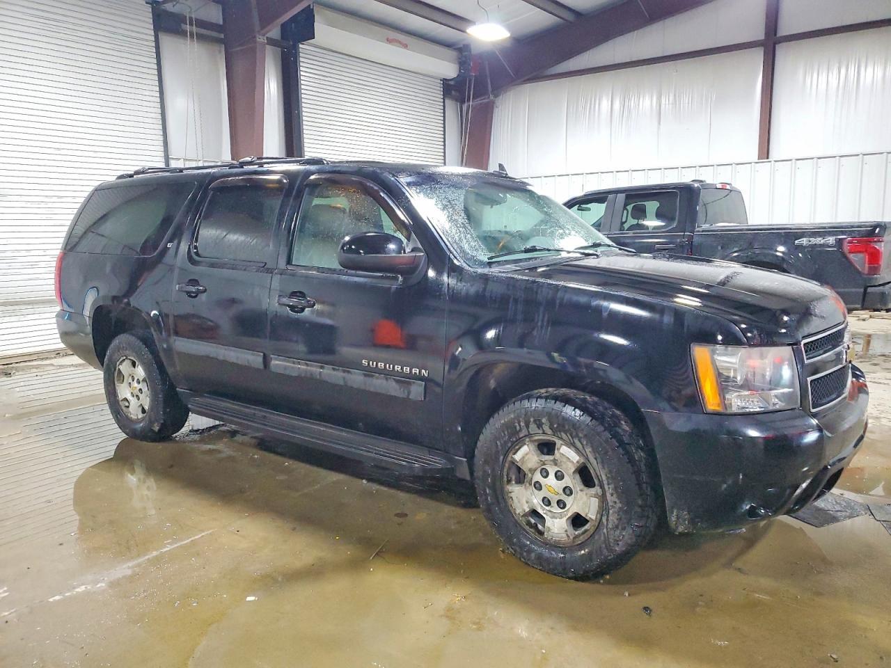 2010 Chevrolet Suburban K1500 Lt - Image 4