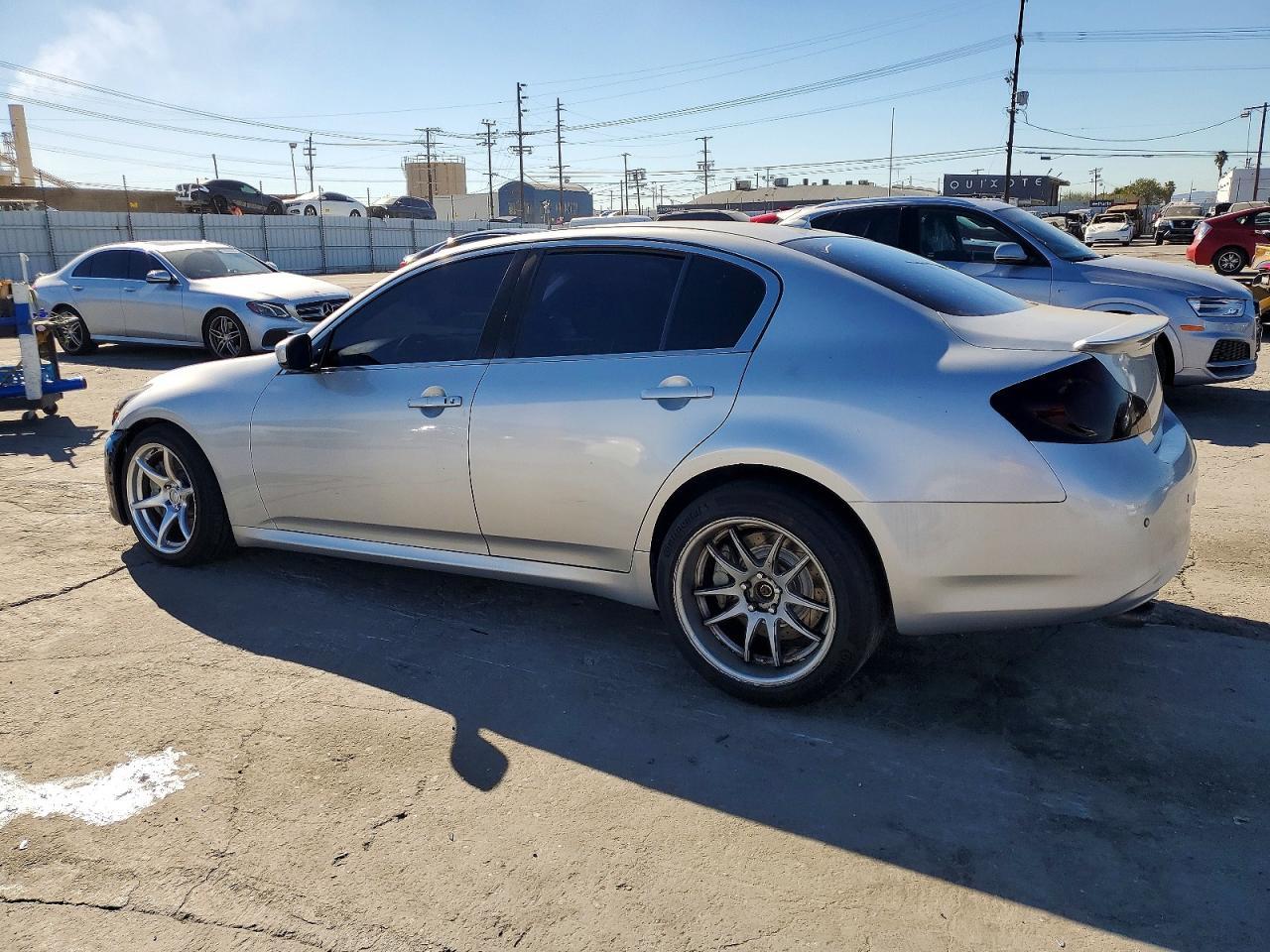 2010 Infiniti G37 Sedan Base - Фото 2
