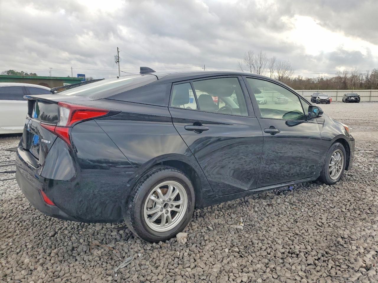 2022 Toyota Prius Le - Фото 3