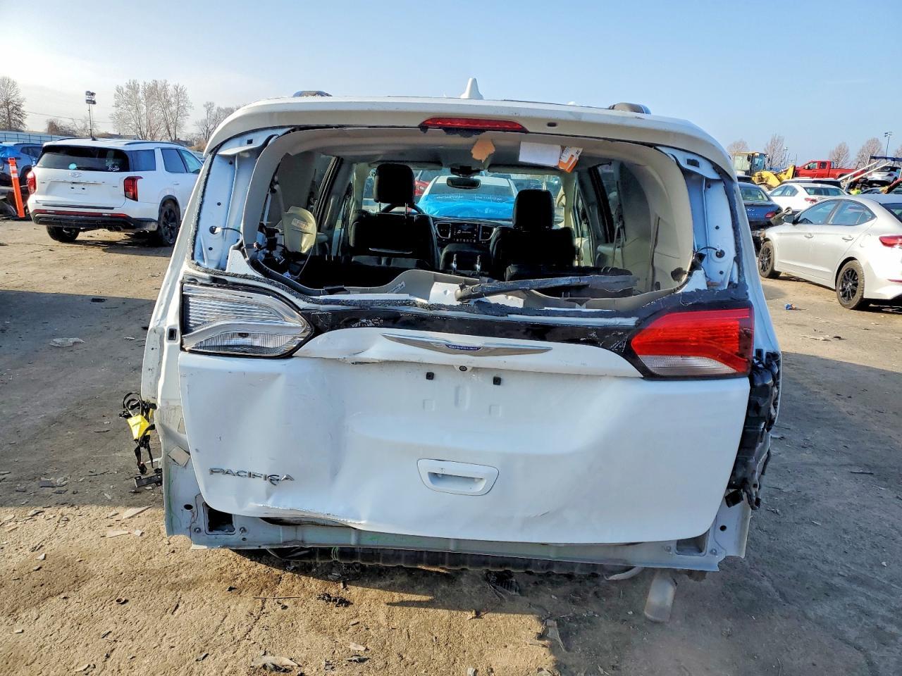 2019 Chrysler Pacifica Touring L Plus - Image 6