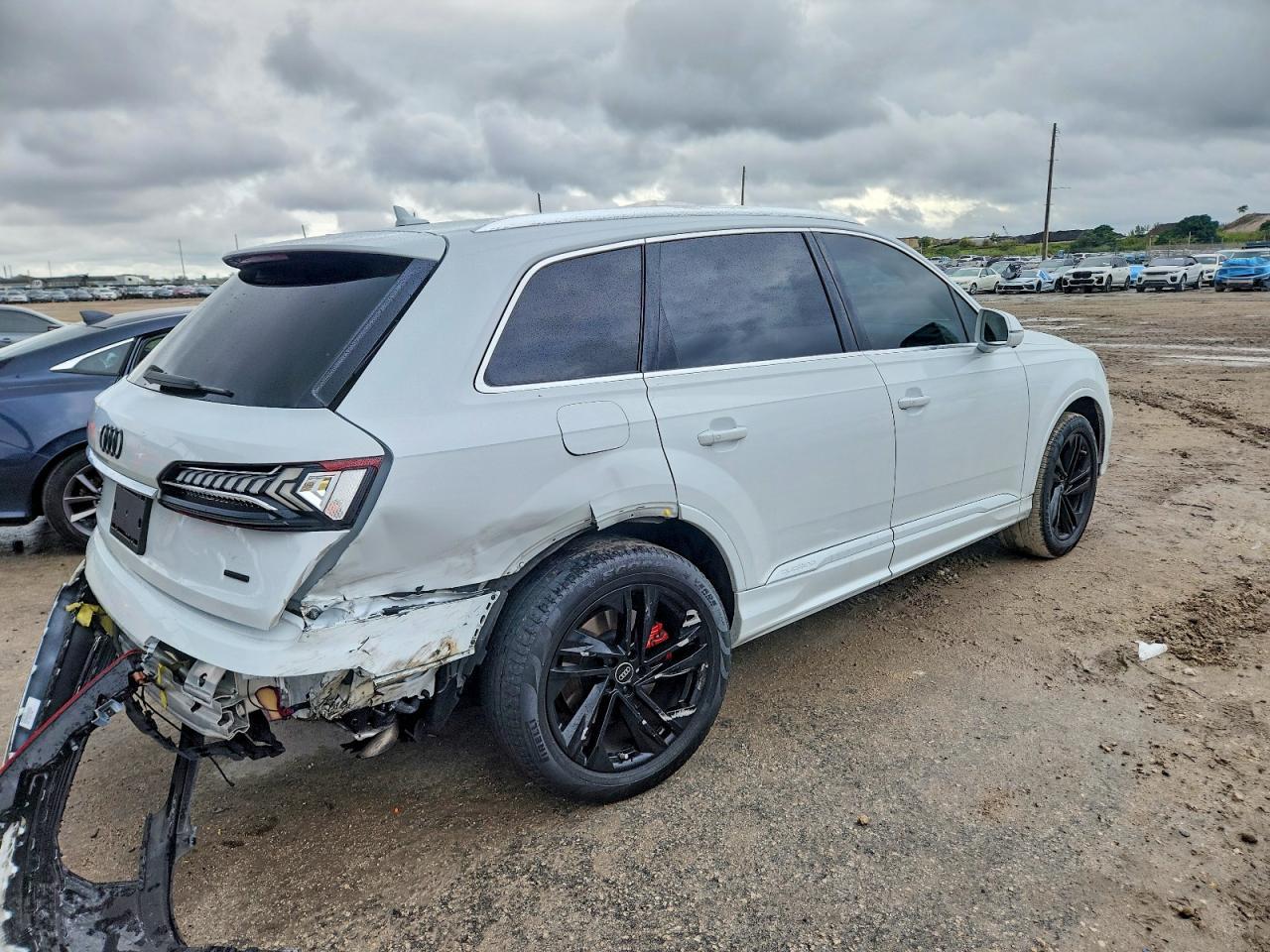 2023 Audi Q7 Premium Plus - Фото 3