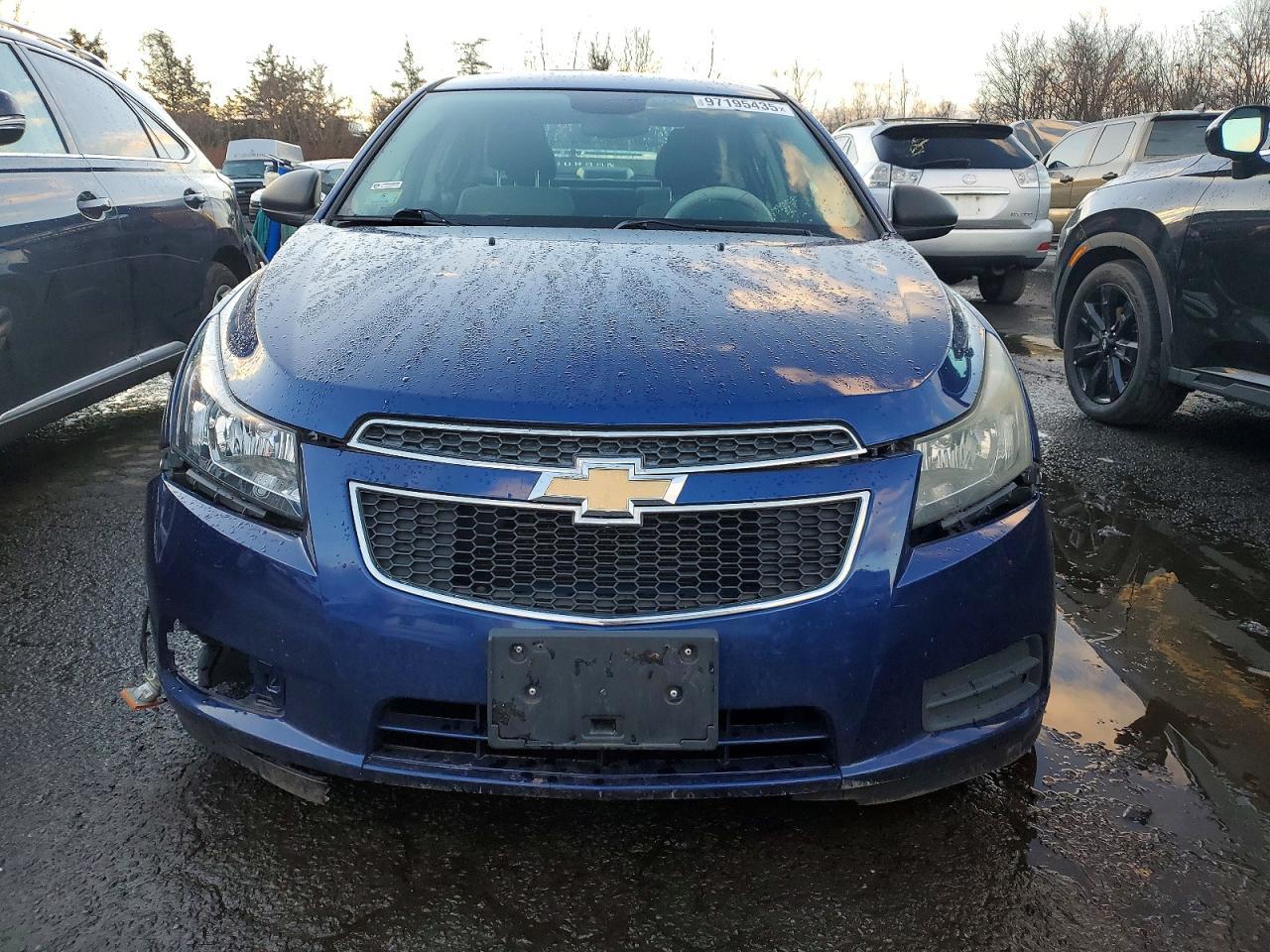 2013 Chevrolet Cruze Ls - Image 5