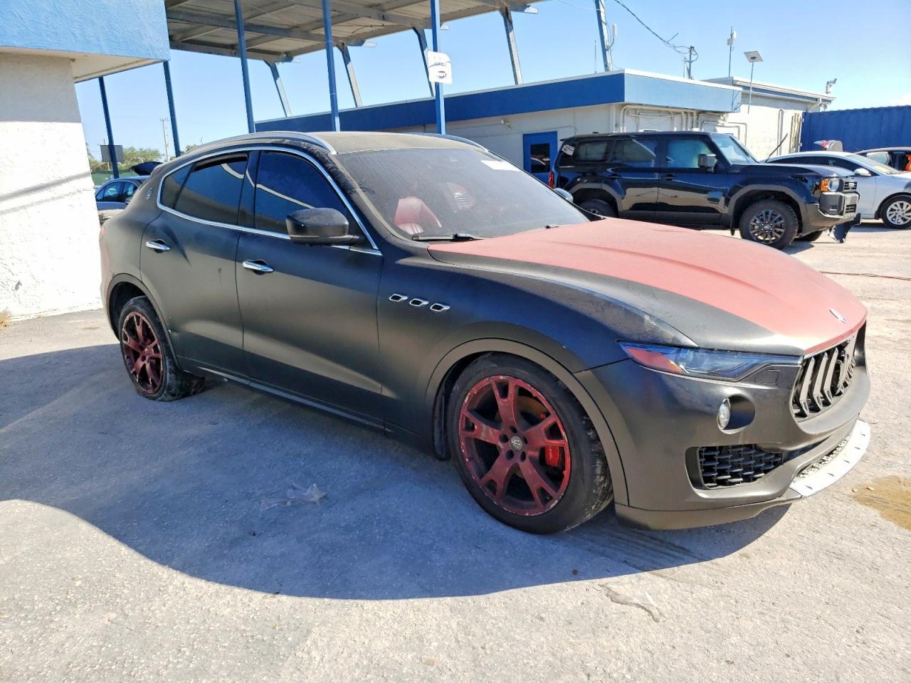 2017 Maserati Levante Luxury - Image 4