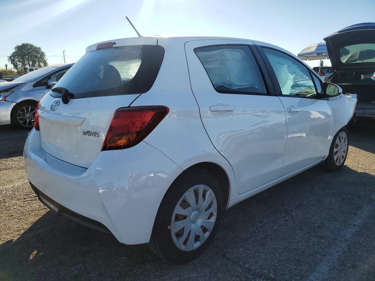 2017 Toyota Yaris L - Фото 3
