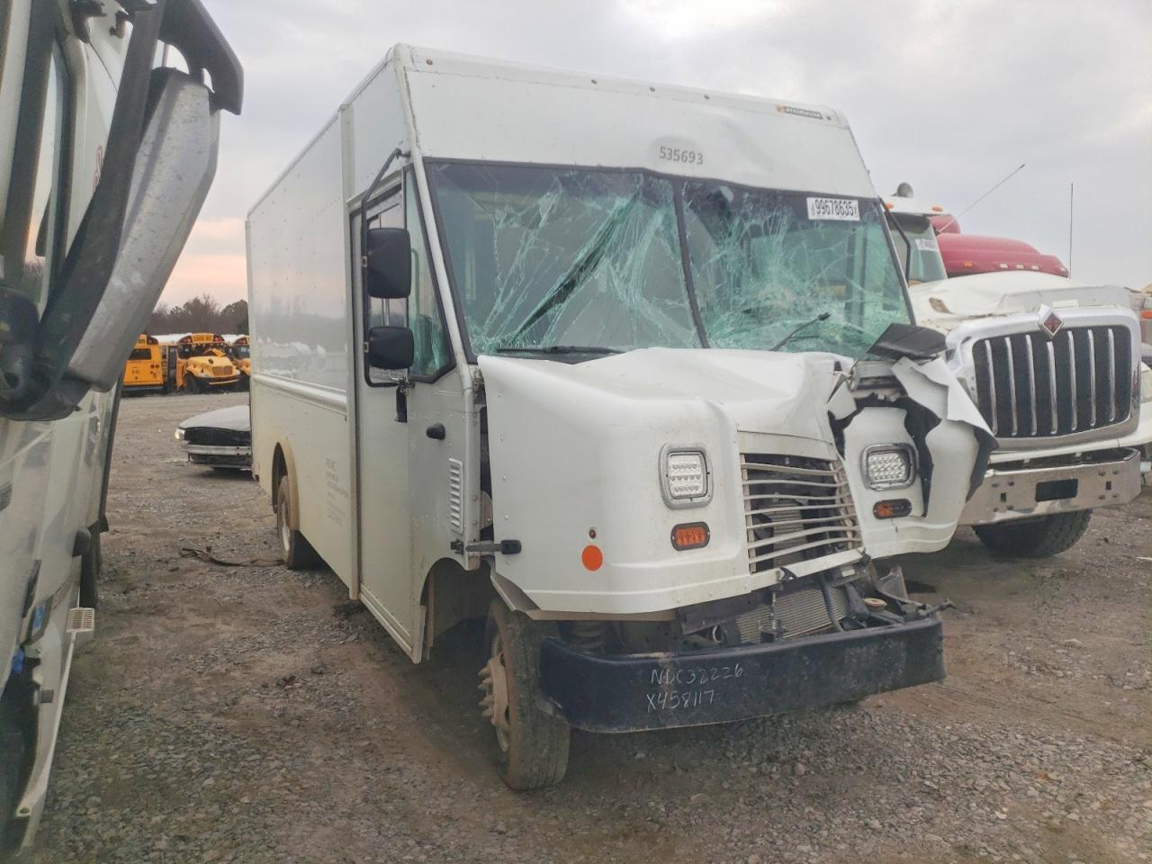 2022 Ford E450 Delivery Truck - Image 4