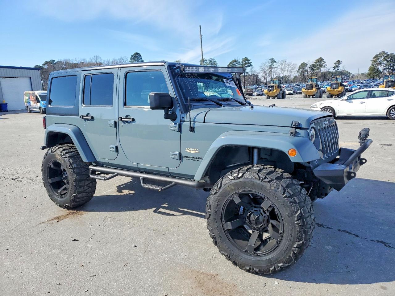 2015 Jeep Wrangler Unlimited Sahara - Image 4