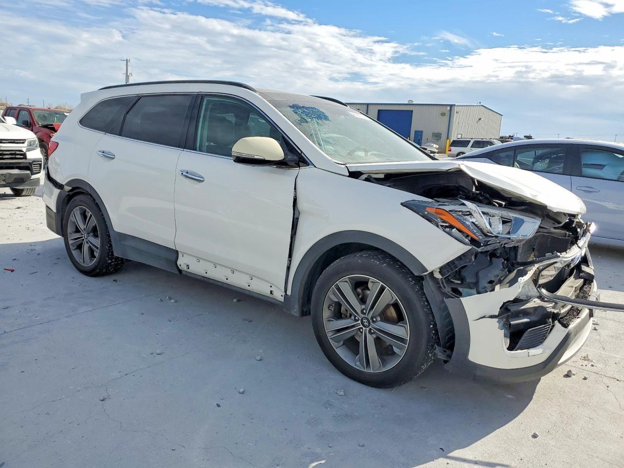 2014 Hyundai Santa Fe Gls - Image 4