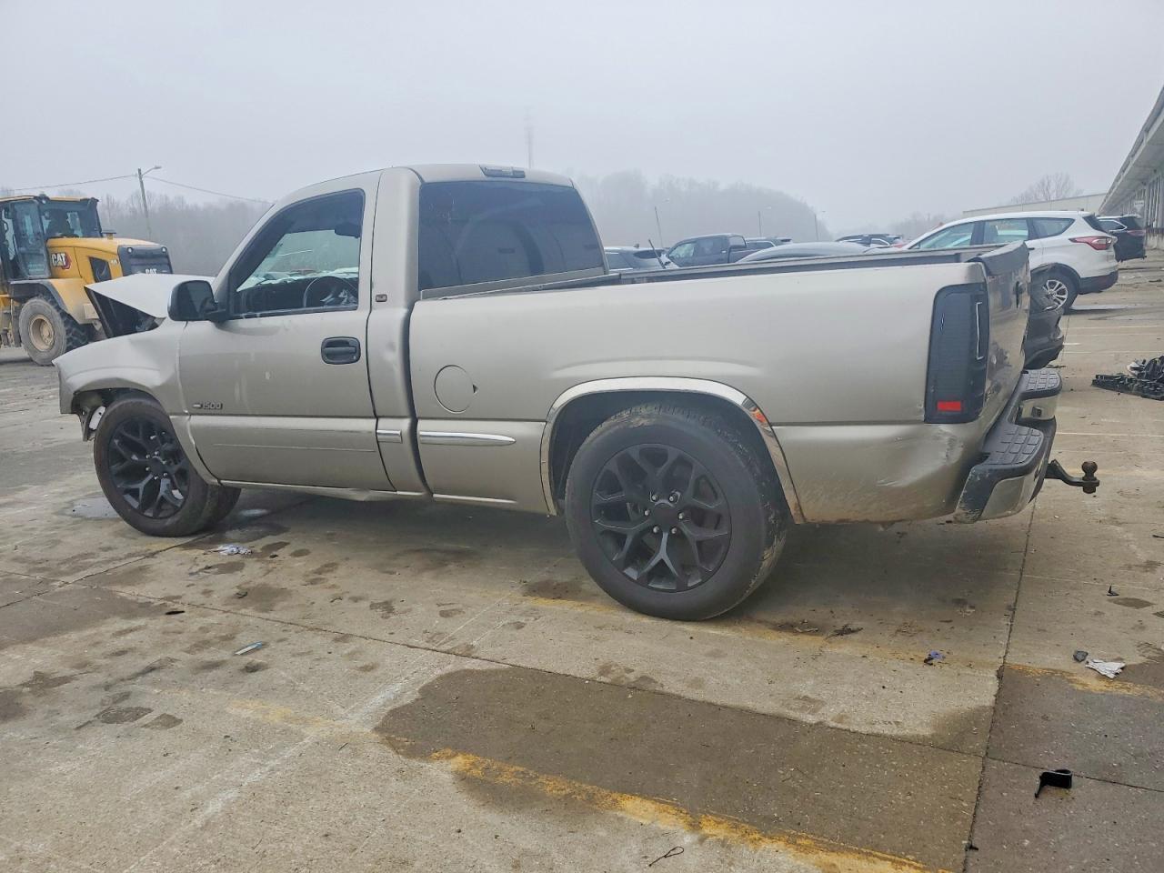 2001 GMC New Sierra C1500 - Фото 2