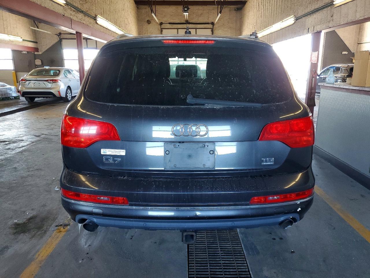 2011 Audi Q7 Premium Plus - Фото 6