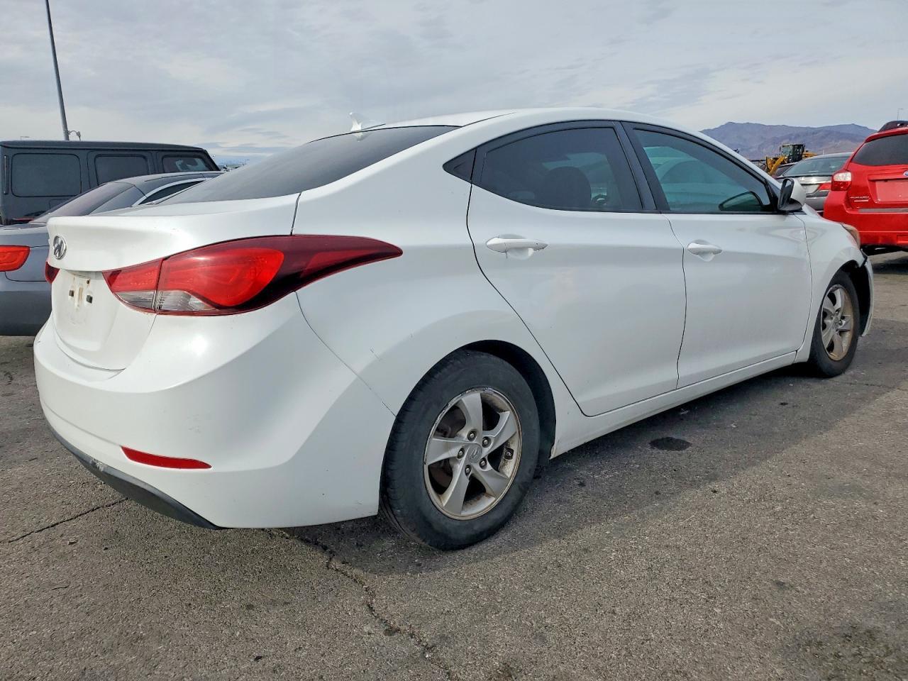 2015 Hyundai Elantra Se - Фото 3