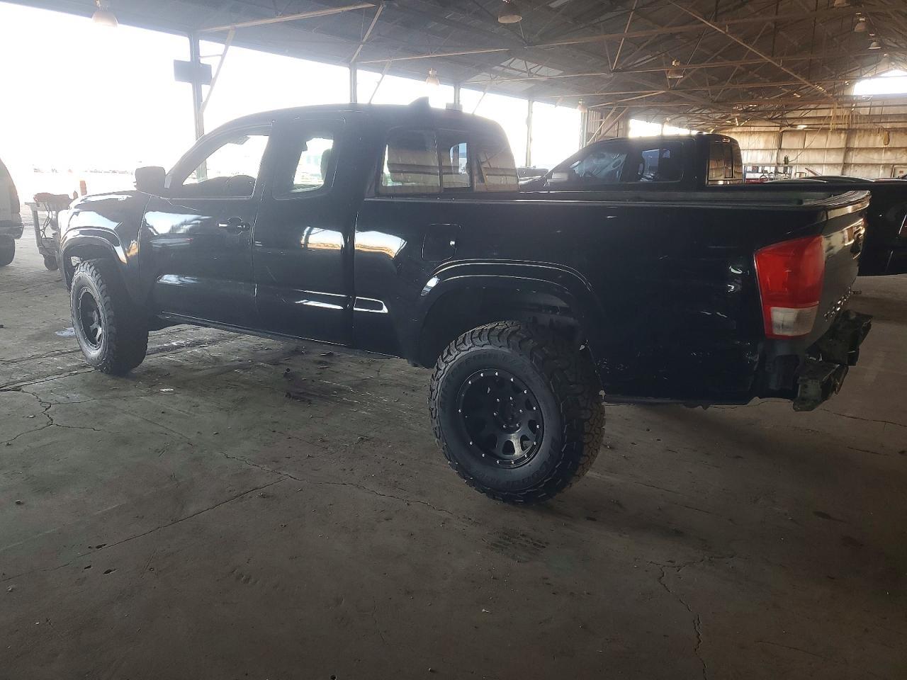 2016 Toyota Tacoma Access Cab - Image 2