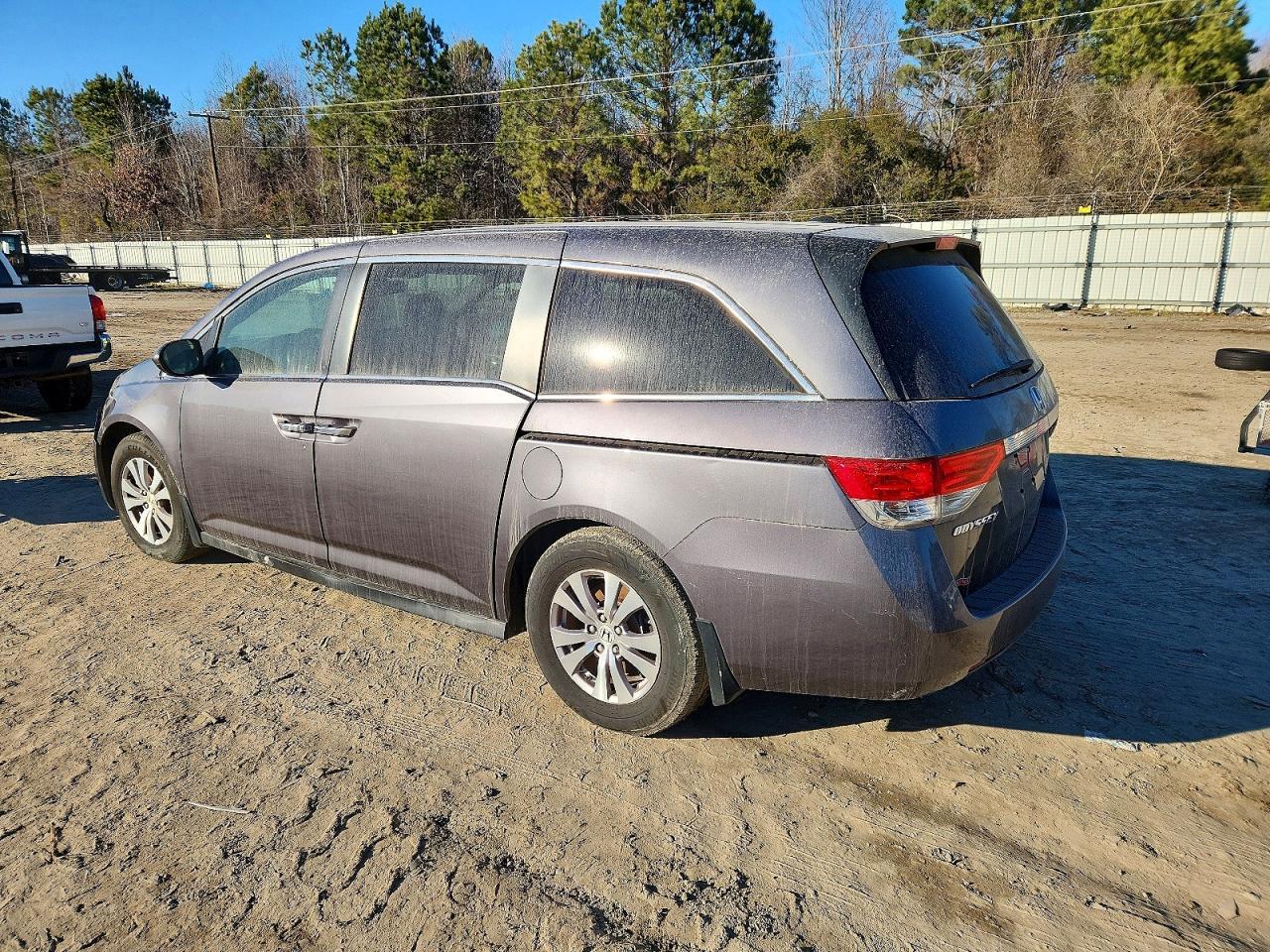 2015 Honda Odyssey Exl - Image 2