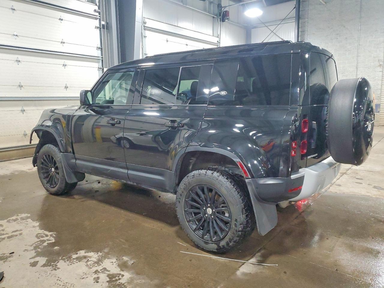 2020 Land Rover Defender 110 S - Фото 2