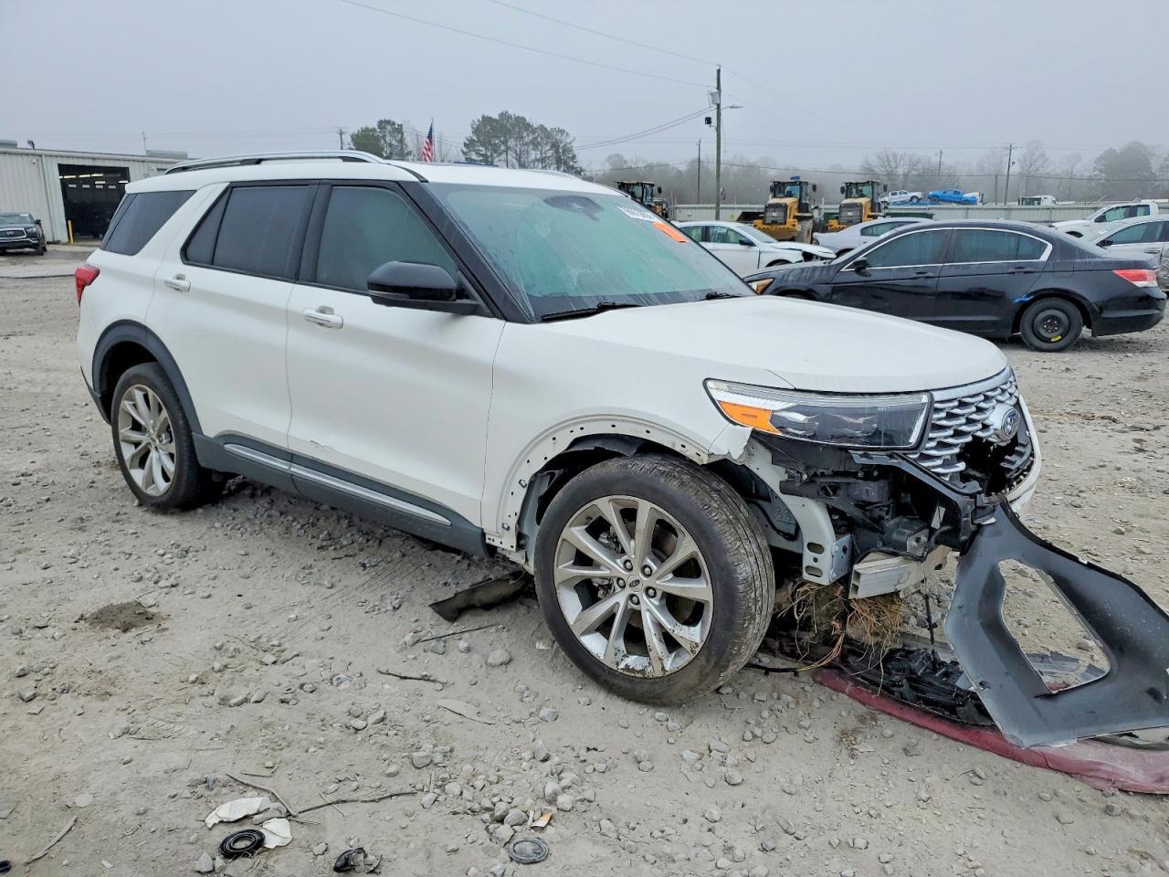 2022 Ford Explorer Platinum - Image 4