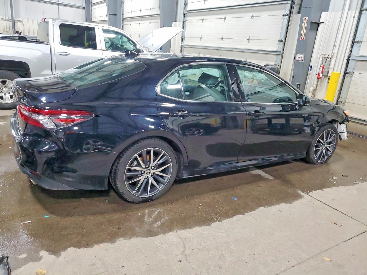 2024 Toyota Camry - Фото 3