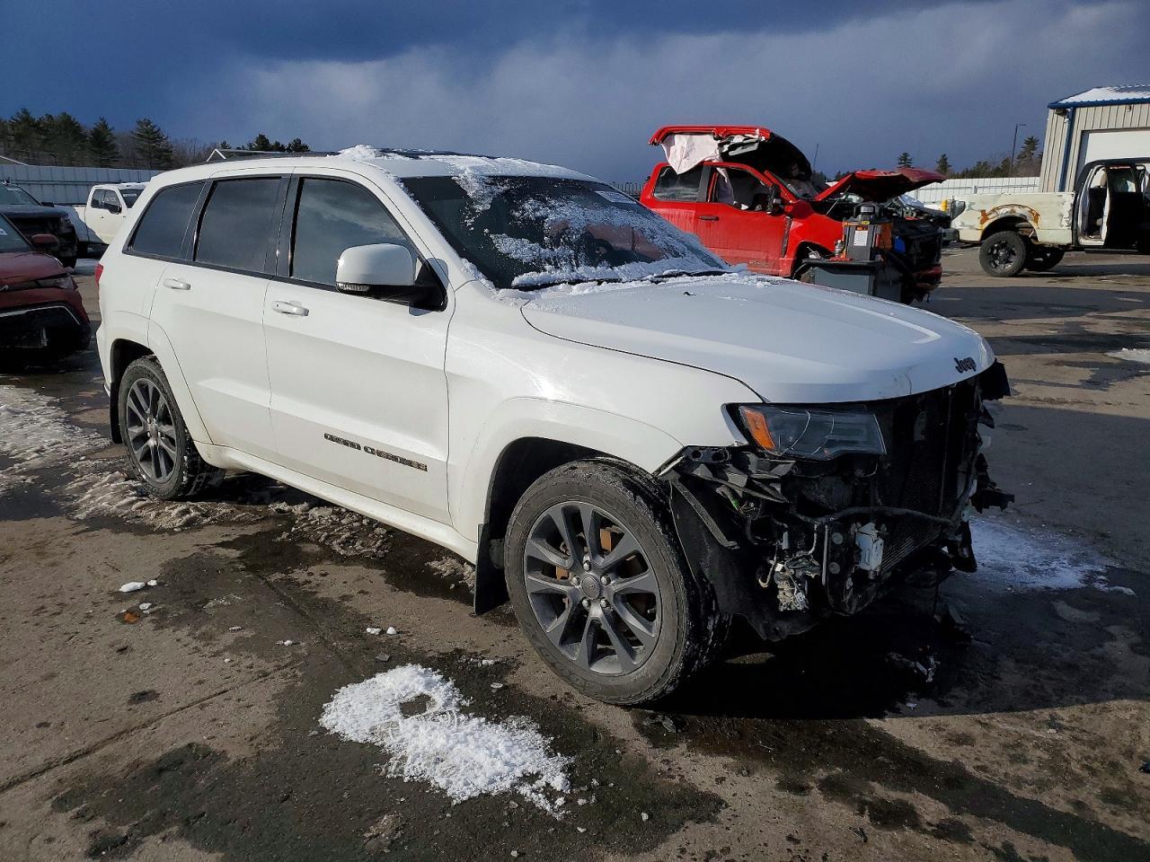 2018 Jeep Grand Cherokee Overland - Image 4