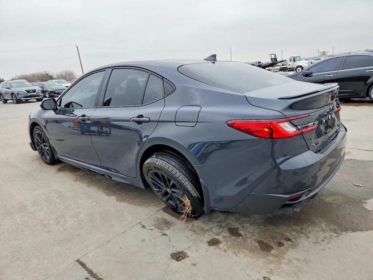 2025 Toyota Camry Se - Фото 2