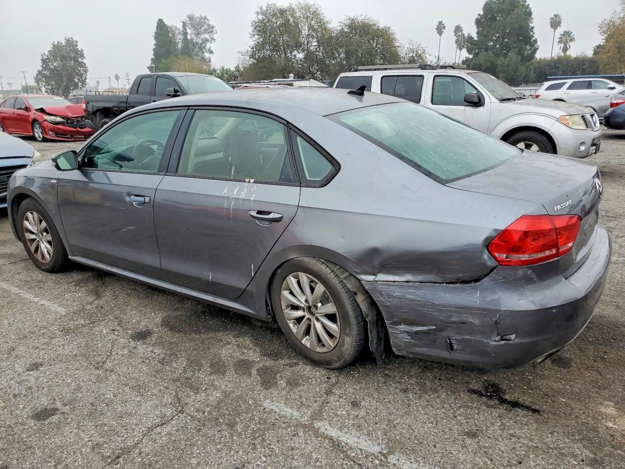 2015 Volkswagen Passat S - Фото 2