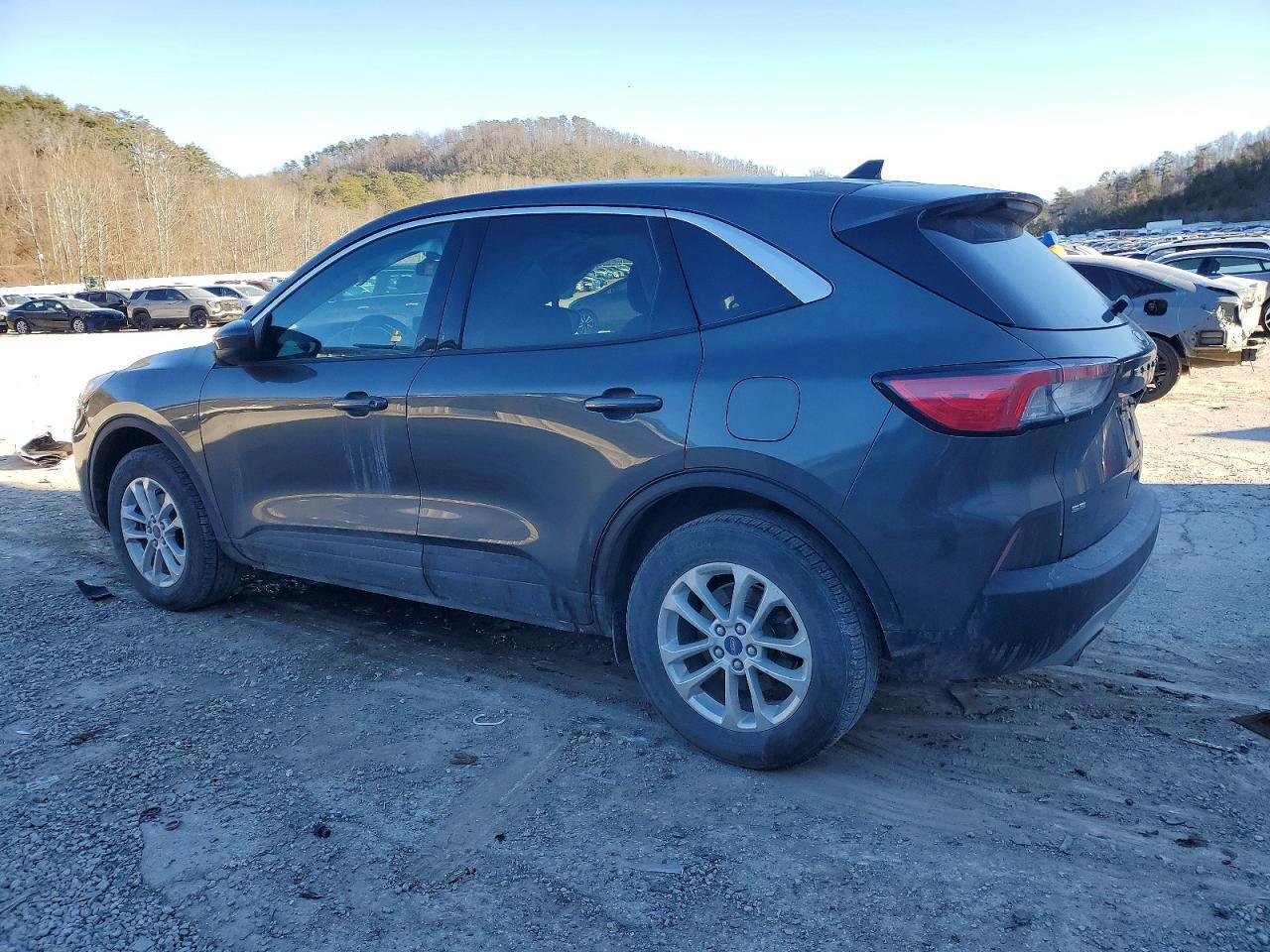 2020 Ford Escape Se - Фото 2