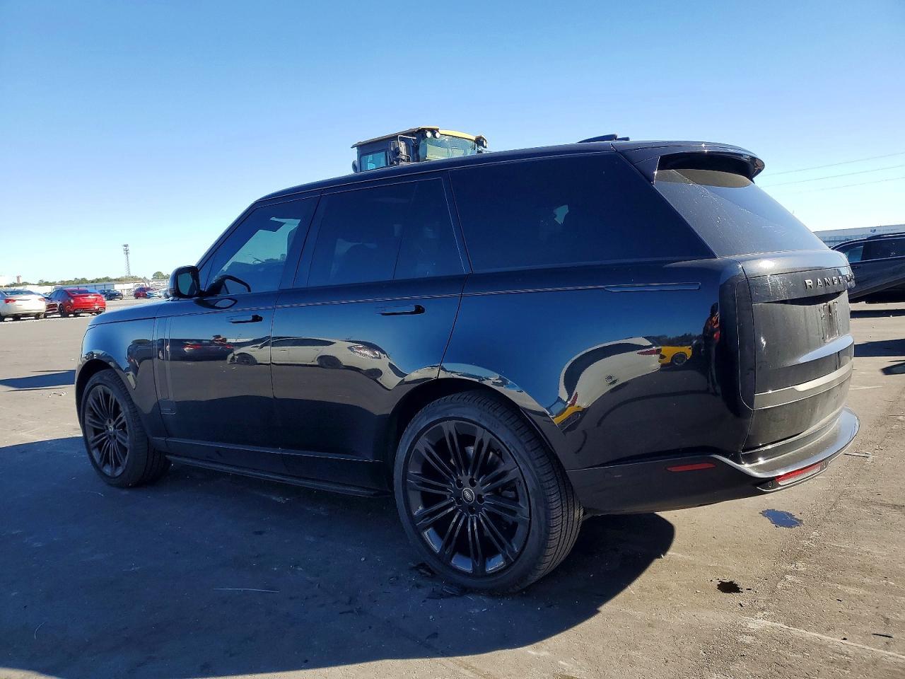 2023 Land Rover Range Rover Autobiography - Image 2