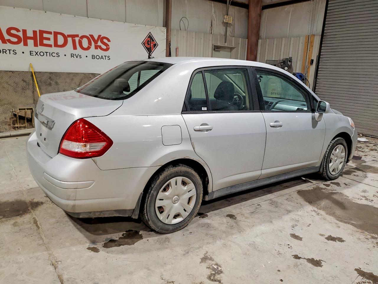 2010 Niss Versa S - Фото 3