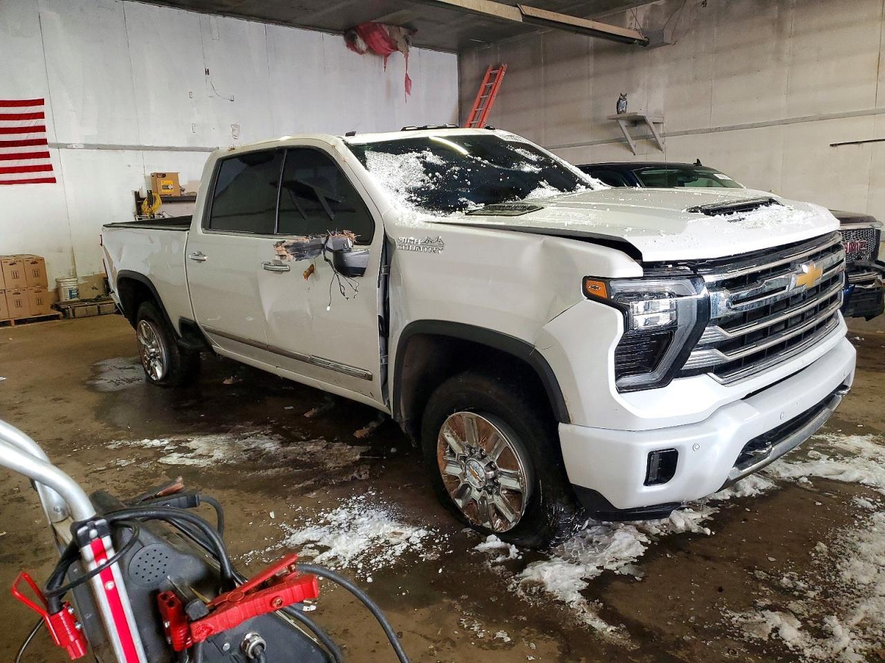 2024 Chevrolet Silverado K2500 High Country - Фото 4