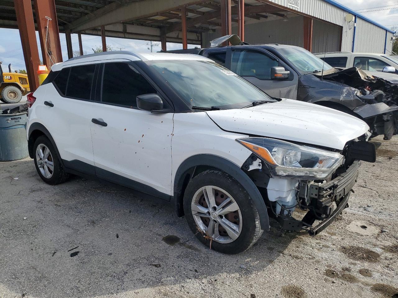 2019 Nissan Kicks S - Image 4