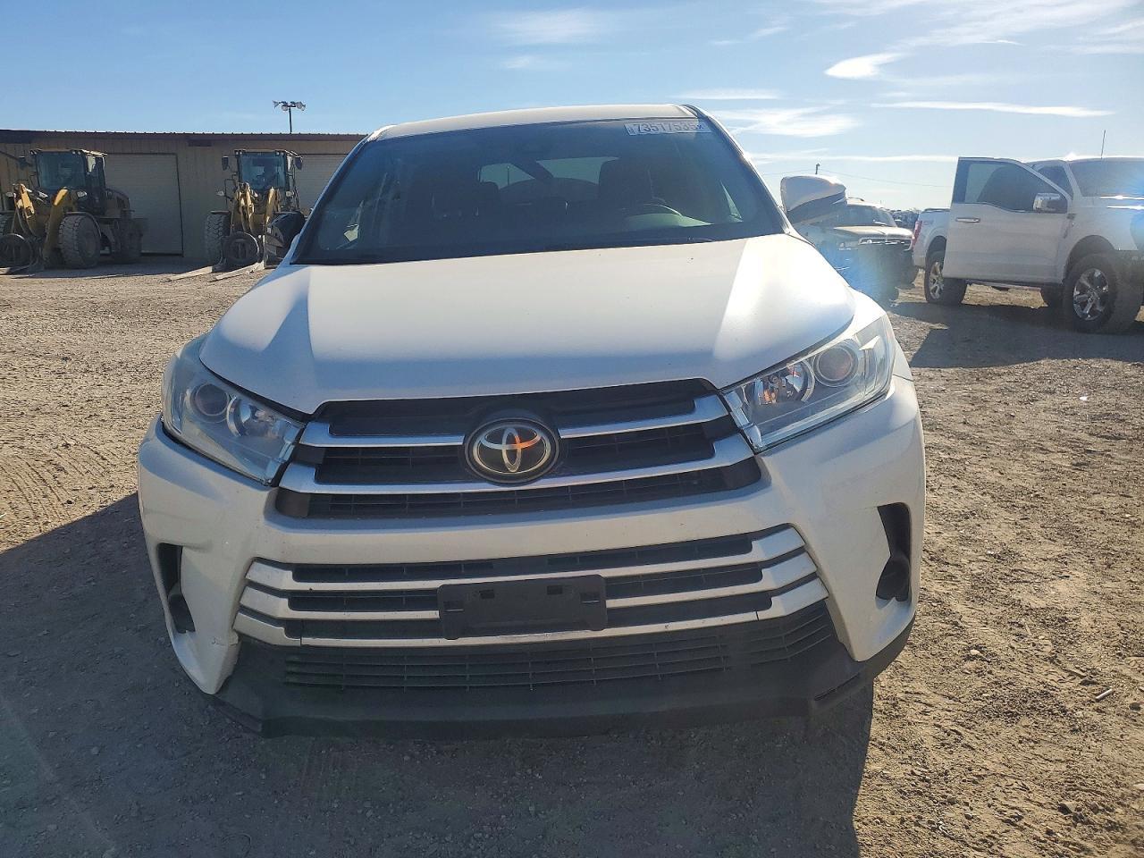 2019 Toyota Highlander Le - Фото 5