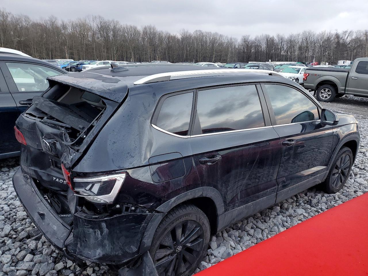 2024 Volkswagen Taos Se - Фото 3