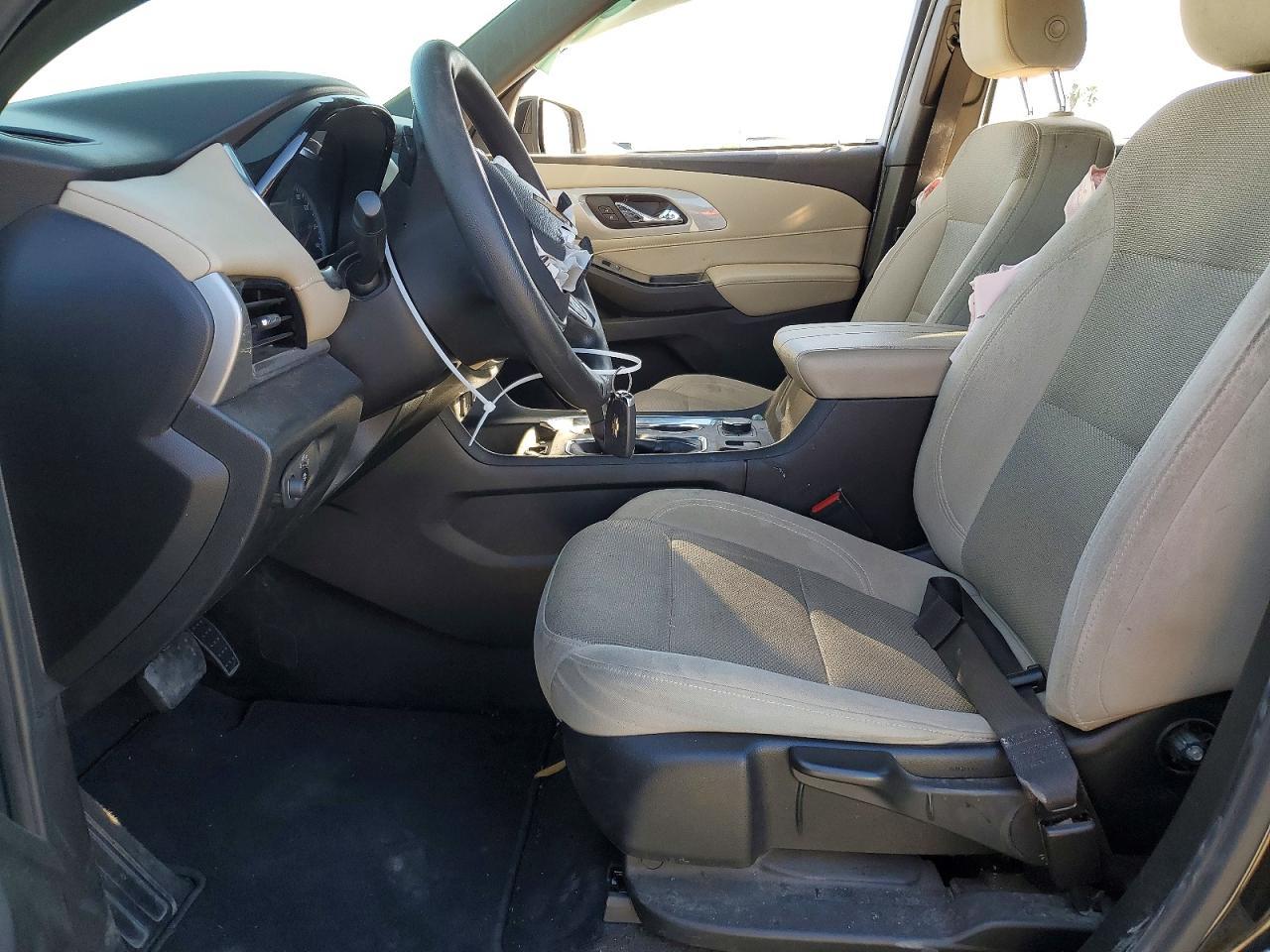 2022 Chevrolet Traverse Ls - Image 7