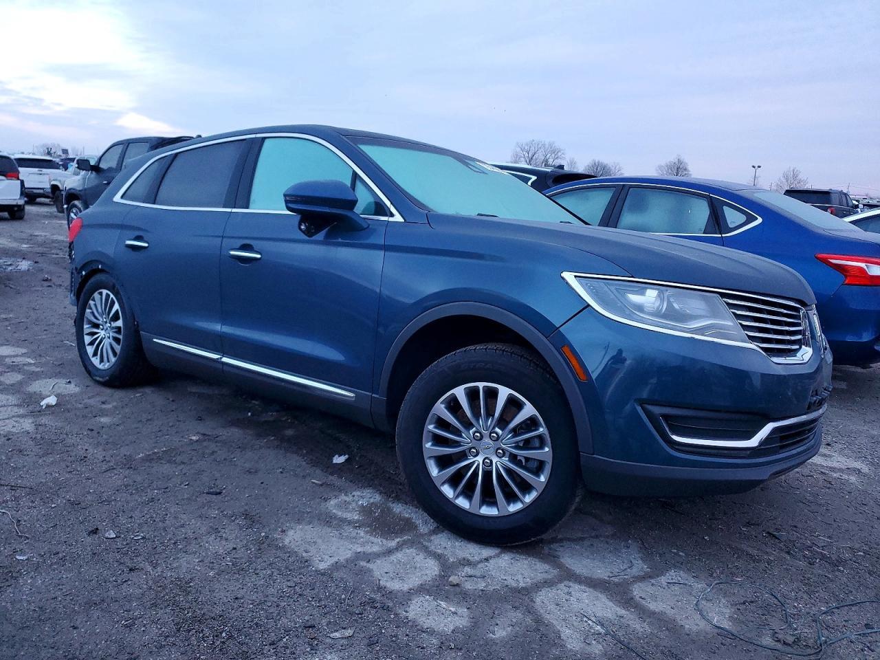 2016 Lincoln Mkx Select - Image 4