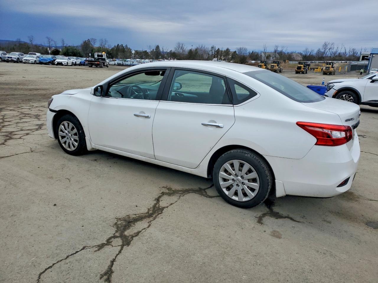 2016 Nissan Sentra S - Фото 2