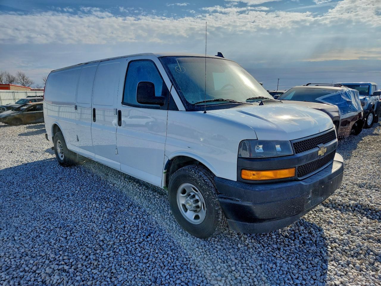 2022 Chevrolet Express G2500 - Фото 4