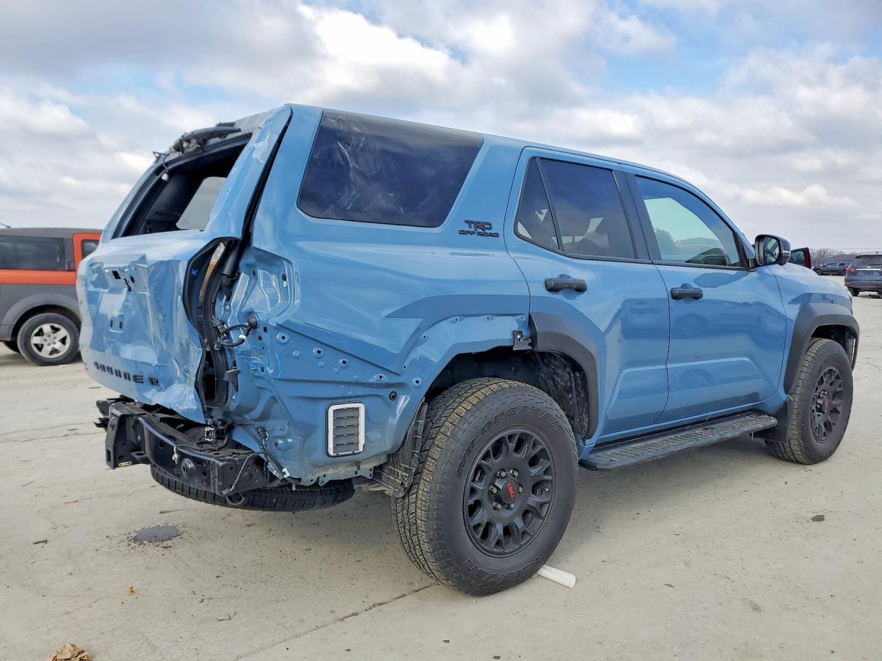 2025 Toyota 4Runner Sr5 - Фото 3