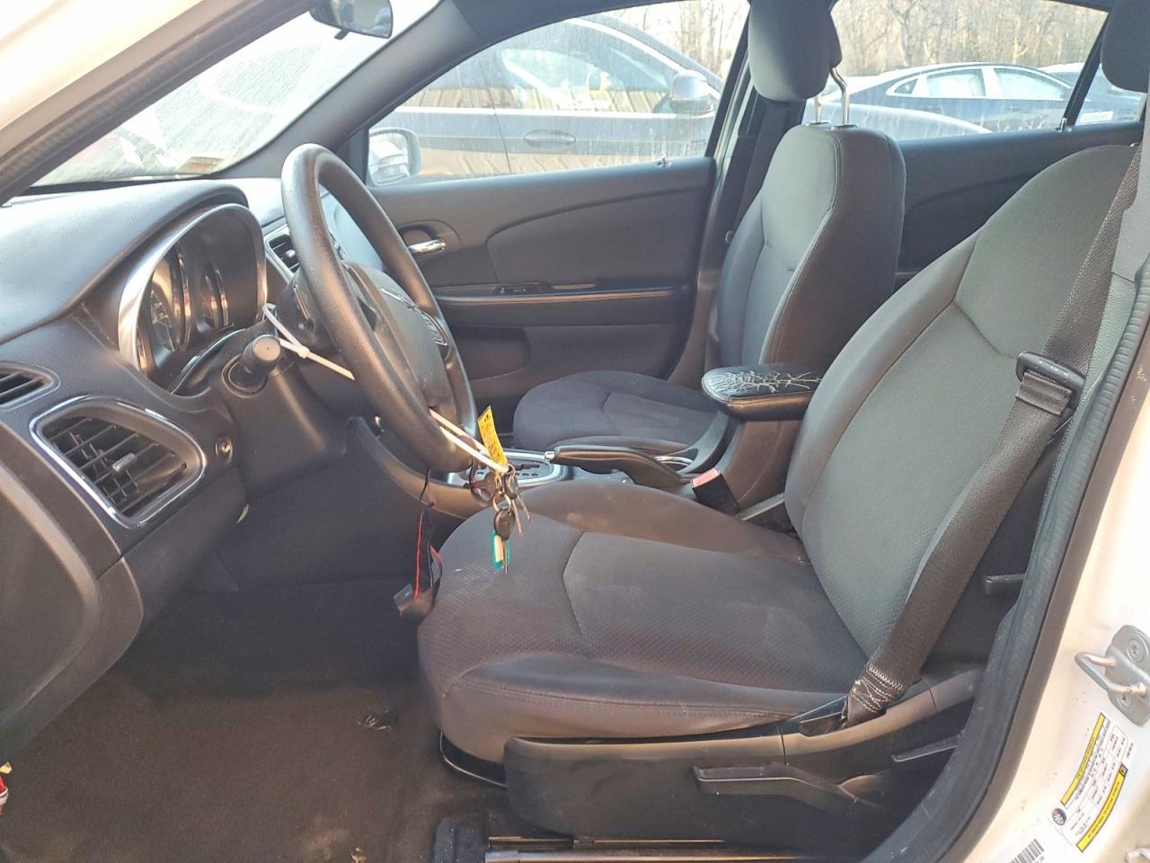 2012 Chrysler 200 - Фото 7