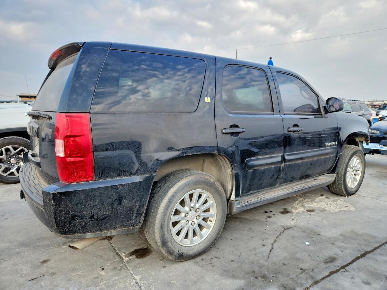 2008 GMC Yukon Hybrid - Image 3