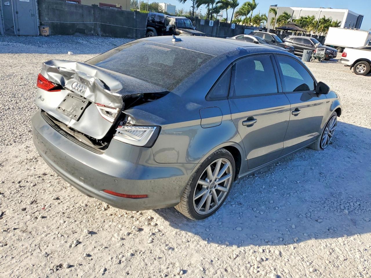 2016 Audi A3 Premium - Фото 3