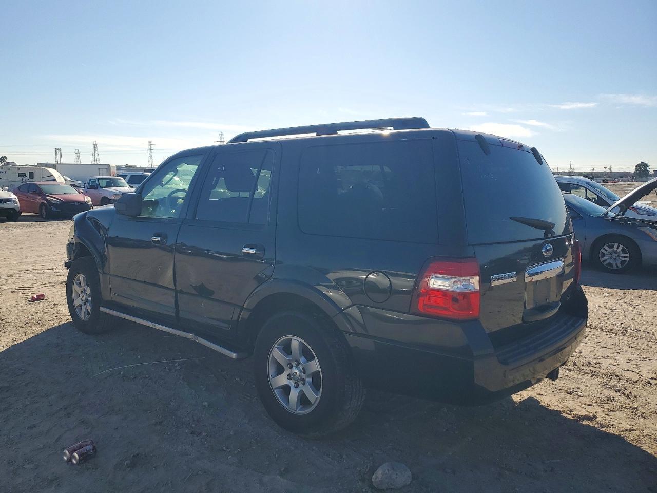 2010 Ford Expedition Xlt - Фото 2