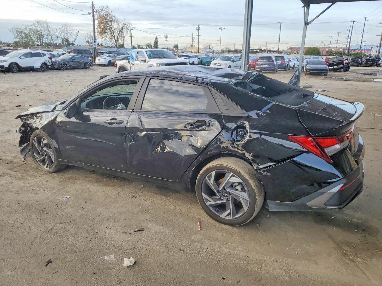 2025 Hyundai Elantra Sel Sport - Фото 2