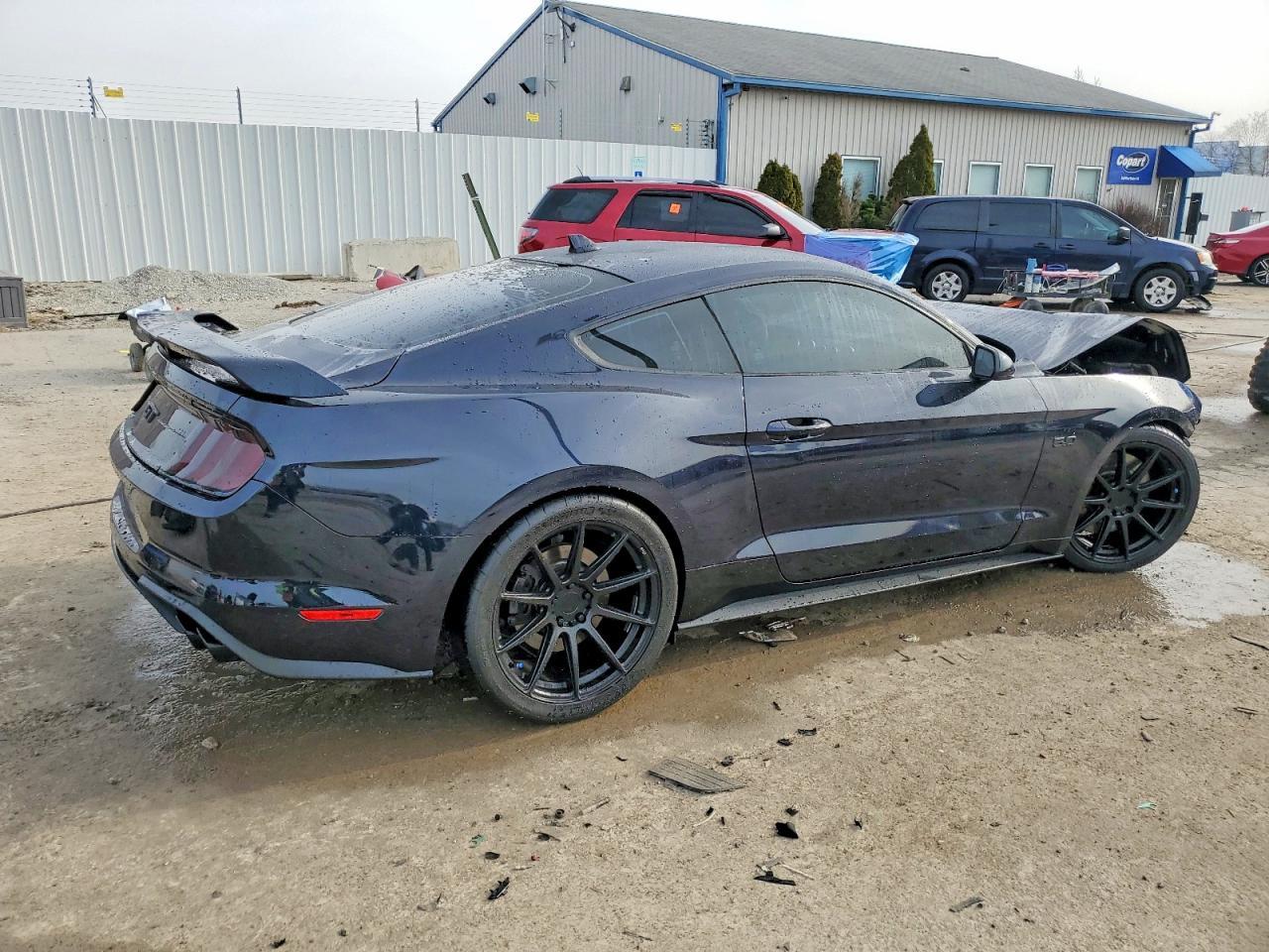 2021 Ford Mustang Gt - Фото 3