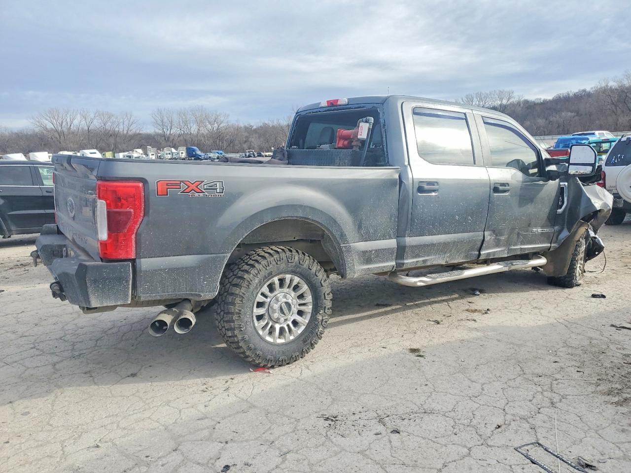 2019 Ford F250 Super Duty - Фото 3