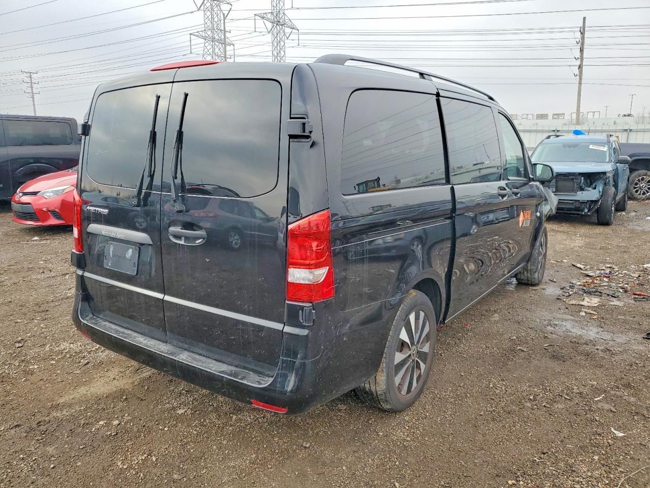 2023 Mercedes-Benz Metris - Фото 3