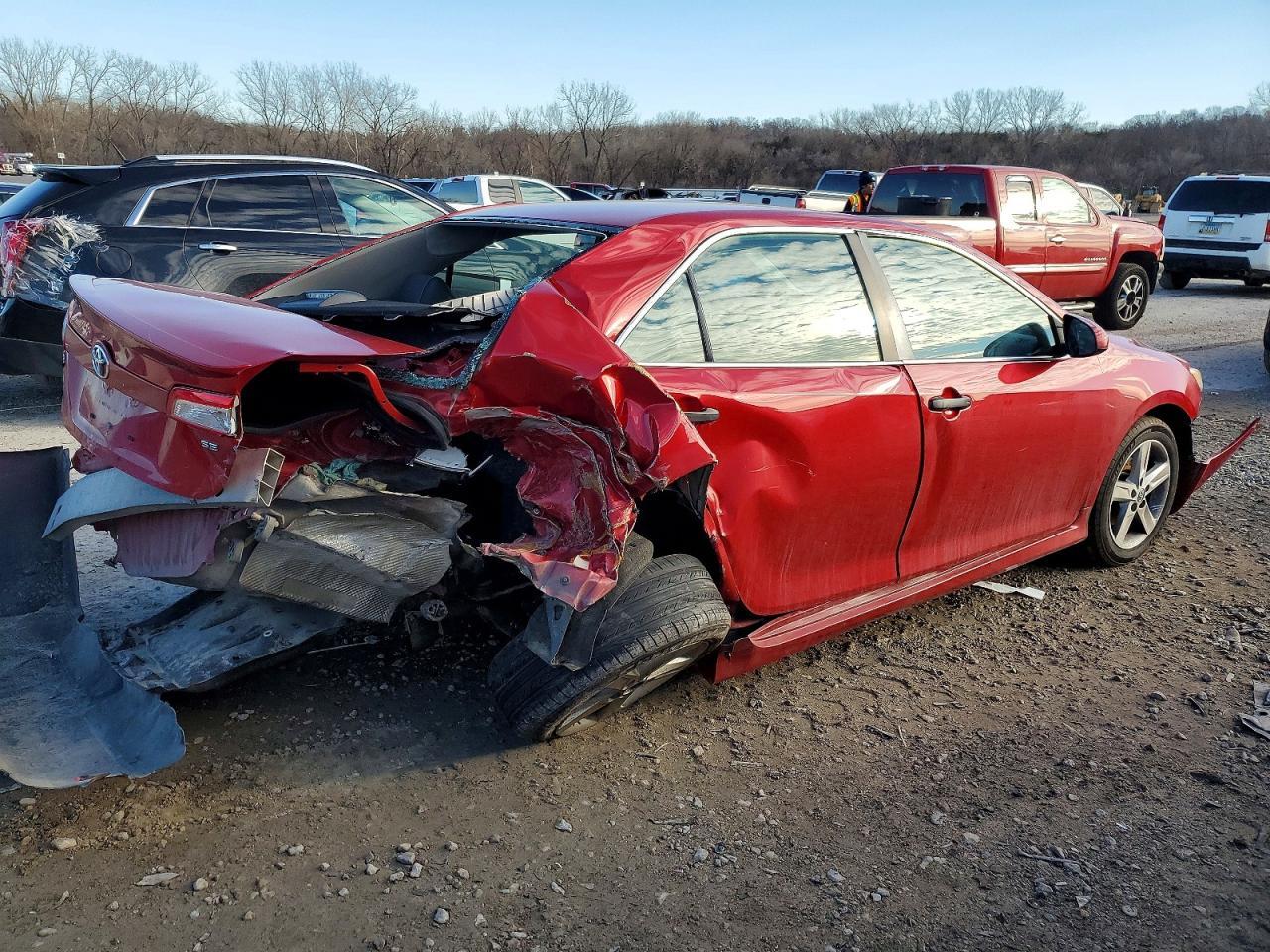 2014 Toyota Camry - Фото 3