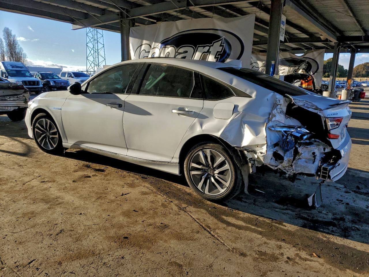 2020 Honda Accord Touring Hybrid - Image 2