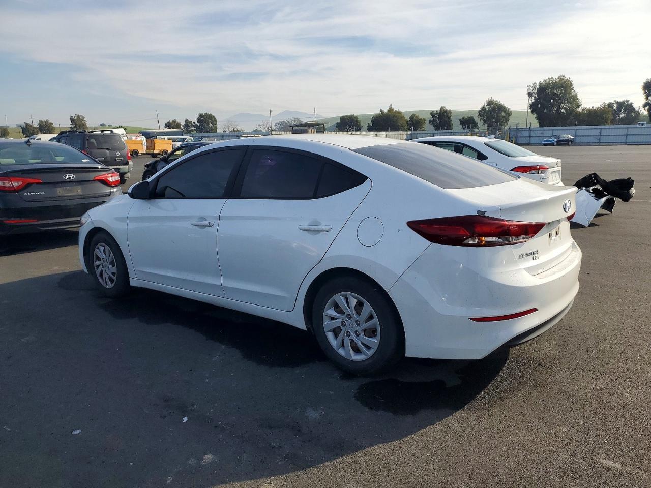 2018 Hyundai Elantra Se - Фото 2